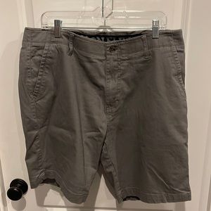 Men’s size 38 Iron Flex gray shorts